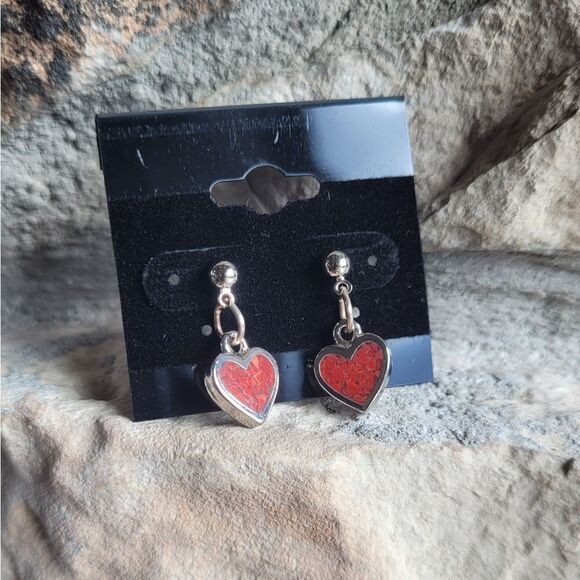 New! ❤️ Little Red Heart Dangle Earrings - Picture 1 of 3